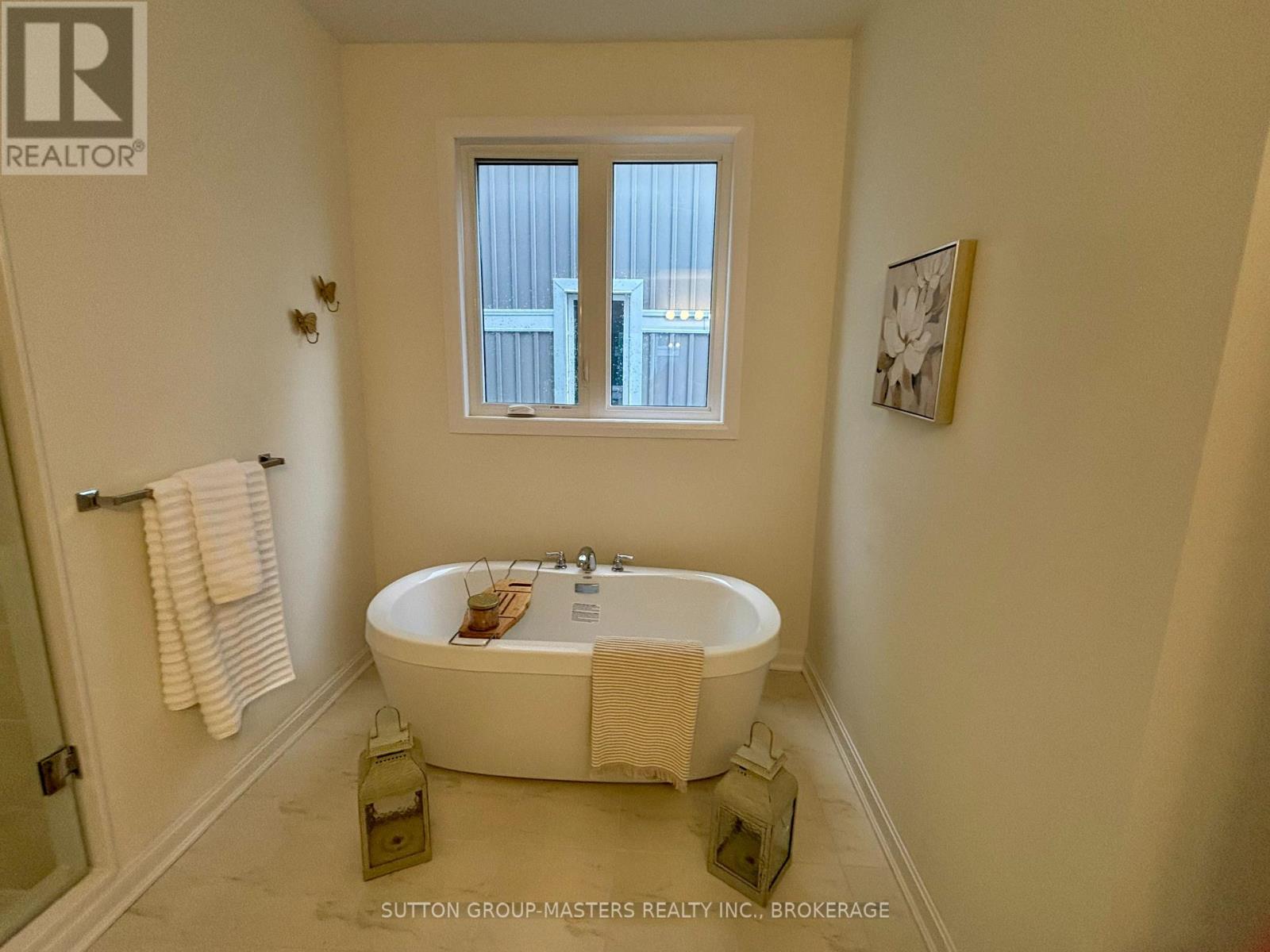 19 Oakmont Drive, Loyalist, Ontario  K0H 1G0 - Photo 21 - X12449648