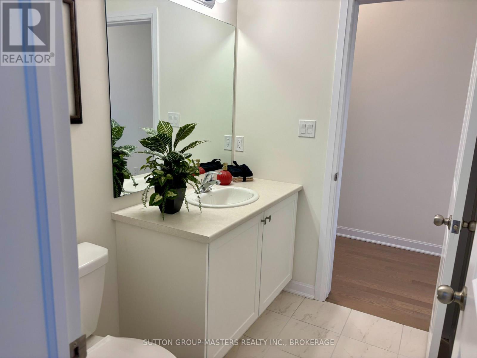 19 Oakmont Drive, Loyalist, Ontario  K0H 1G0 - Photo 7 - X12449648