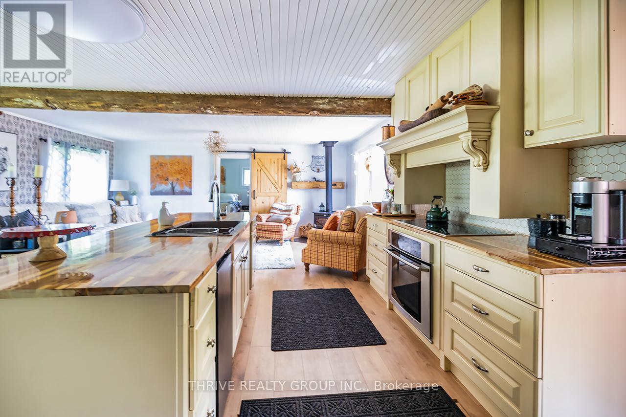 66 Bridge Street, Addington Highlands (Addington Highlands), Ontario  K0H 1L0 - Photo 3 - X12449592
