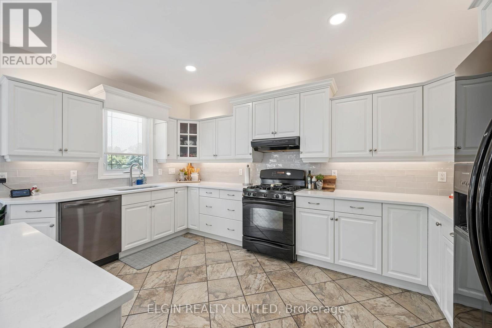 9538 Tower Road, Central Elgin, Ontario  N5P 3S7 - Photo 16 - X12449618