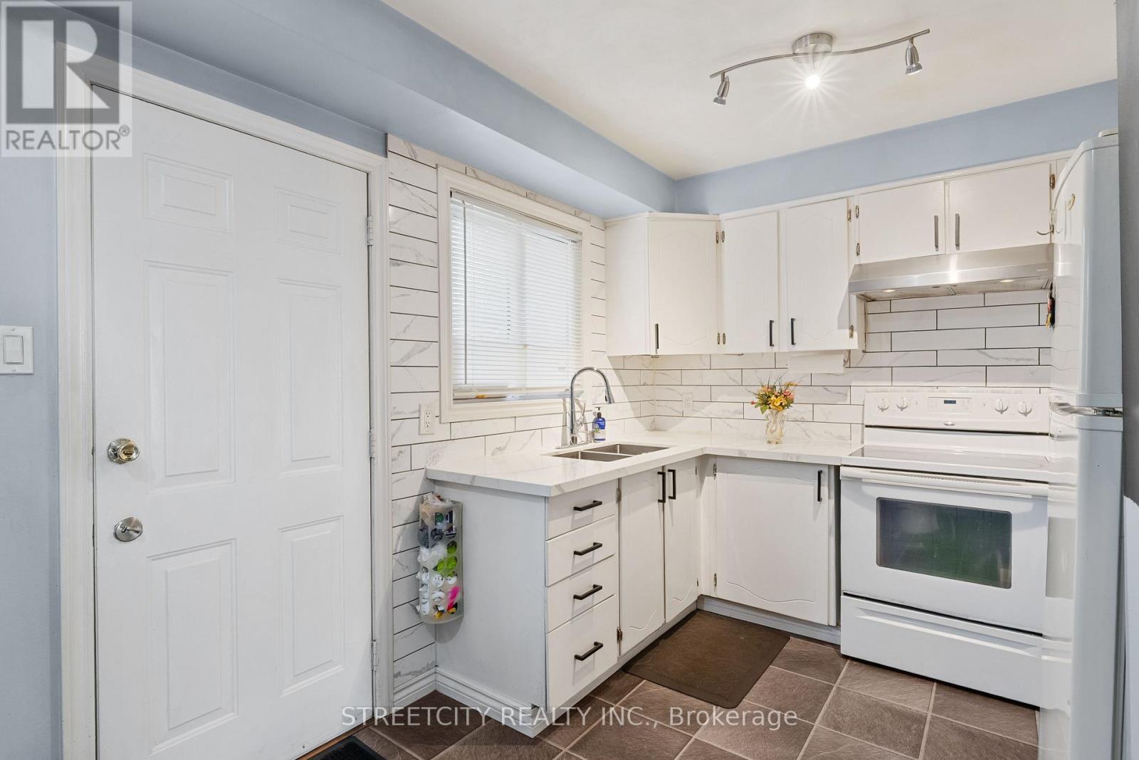 19 - 45 Gatewood Place, London East, Ontario  N5Y 5A4 - Photo 15 - X12449636