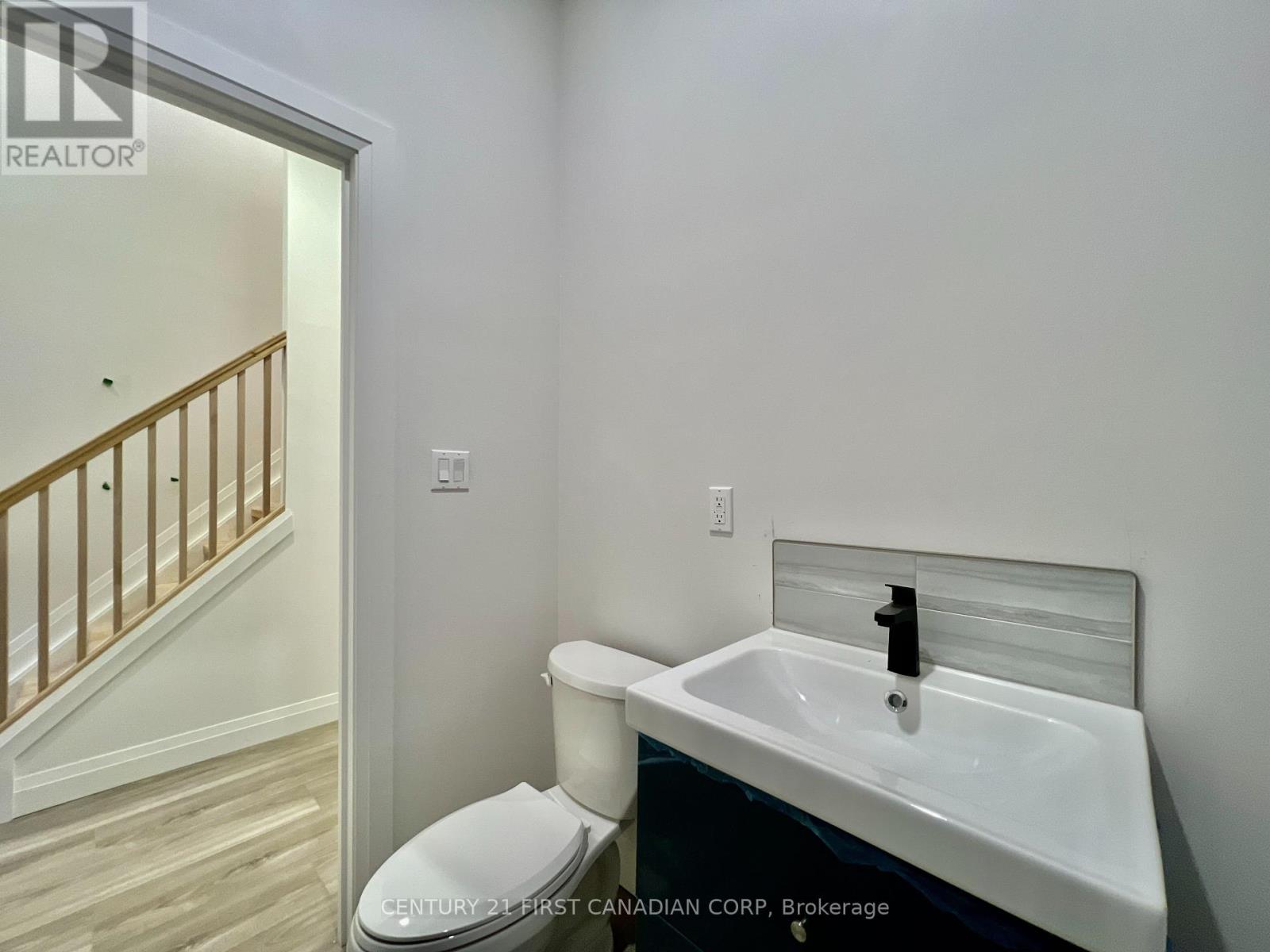3 - 166 Central Avenue, London East, Ontario  N6A 1M7 - Photo 12 - X12449640