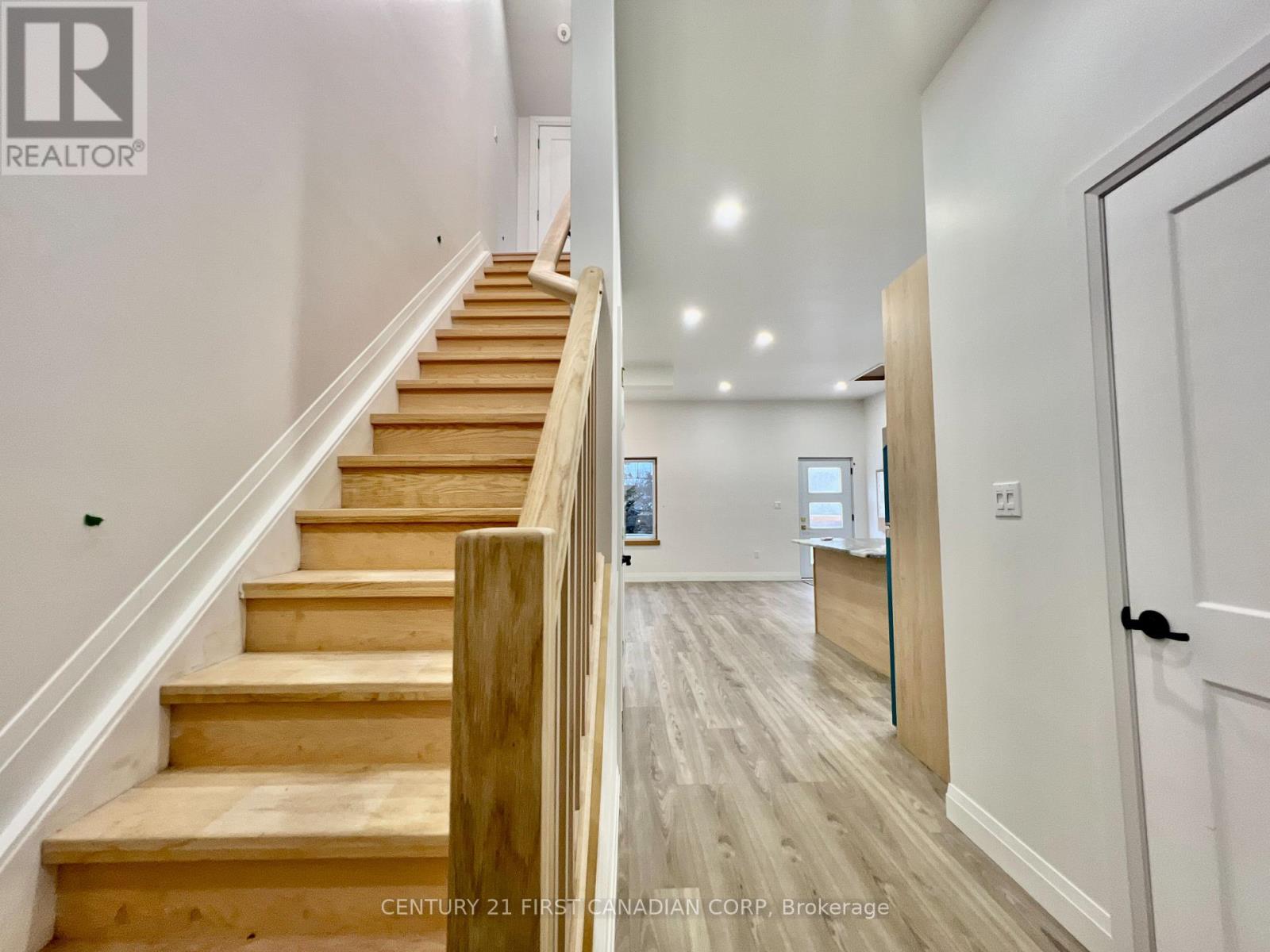 3 - 166 Central Avenue, London East, Ontario  N6A 1M7 - Photo 13 - X12449640
