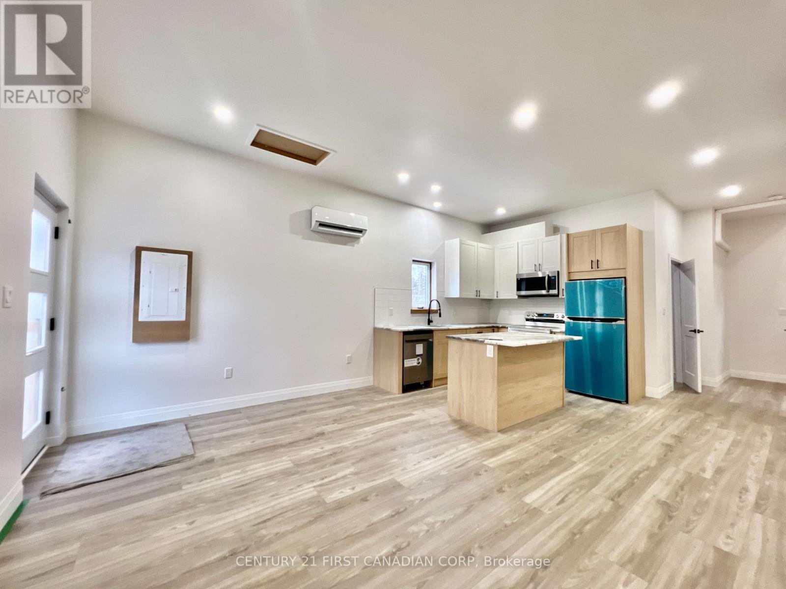 3 - 166 Central Avenue, London East, Ontario  N6A 1M7 - Photo 8 - X12449640
