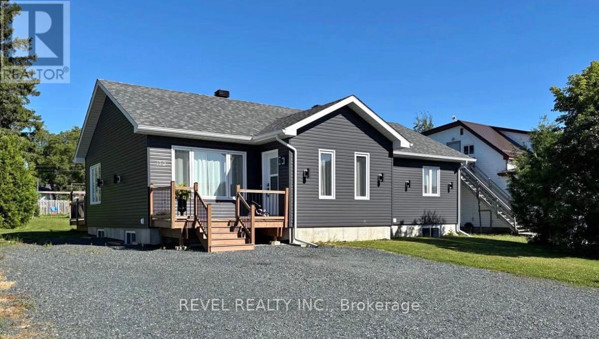 172 Thirteenth Avenue, Cochrane, Ontario  P0L 1C0 - Photo 1 - T12449699