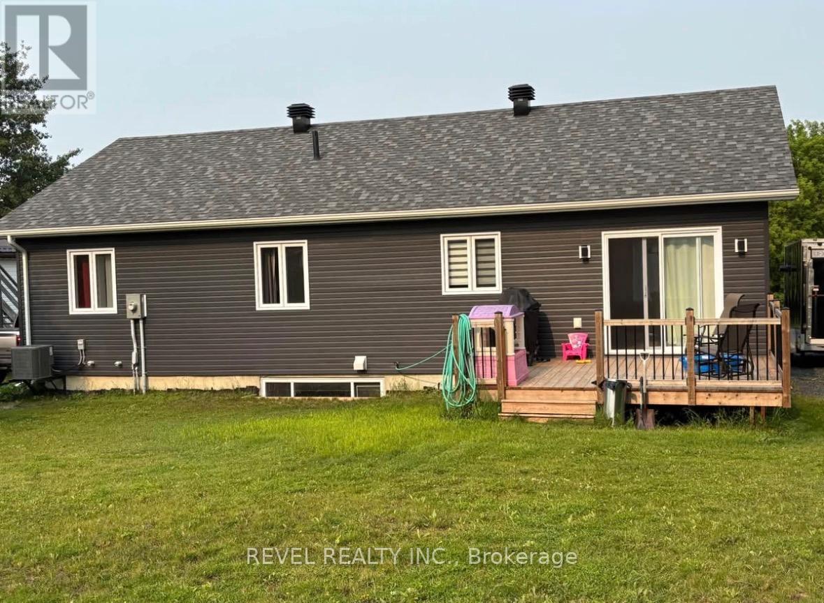 172 Thirteenth Avenue, Cochrane, Ontario  P0L 1C0 - Photo 2 - T12449699