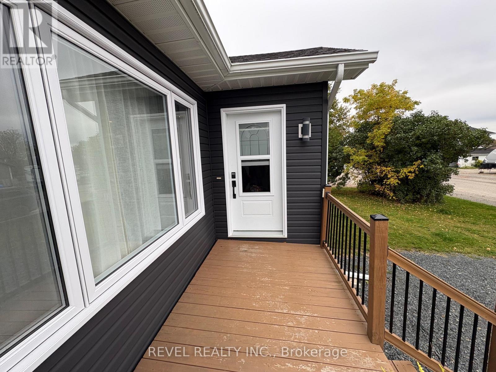 172 Thirteenth Avenue, Cochrane, Ontario  P0L 1C0 - Photo 4 - T12449699