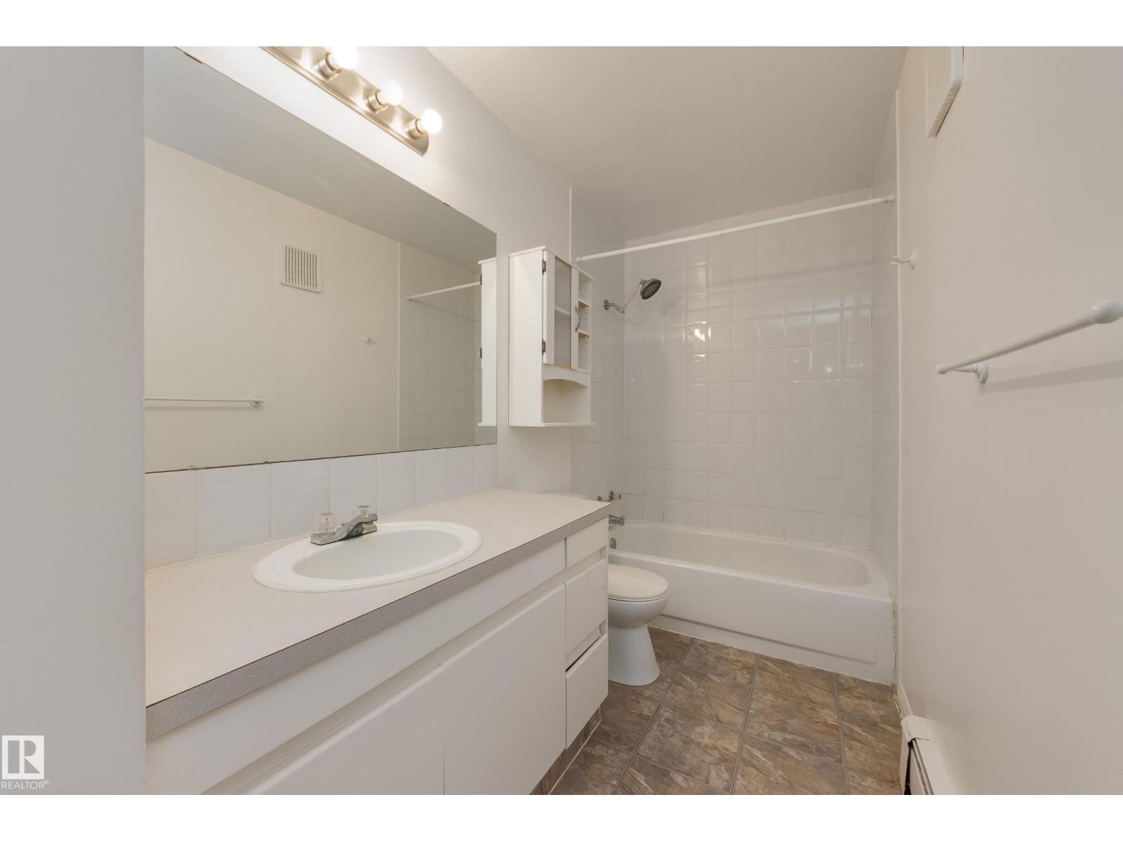 #11 10324 119 St Nw, Edmonton, Alberta  T5K 1Z6 - Photo 20 - E4461136