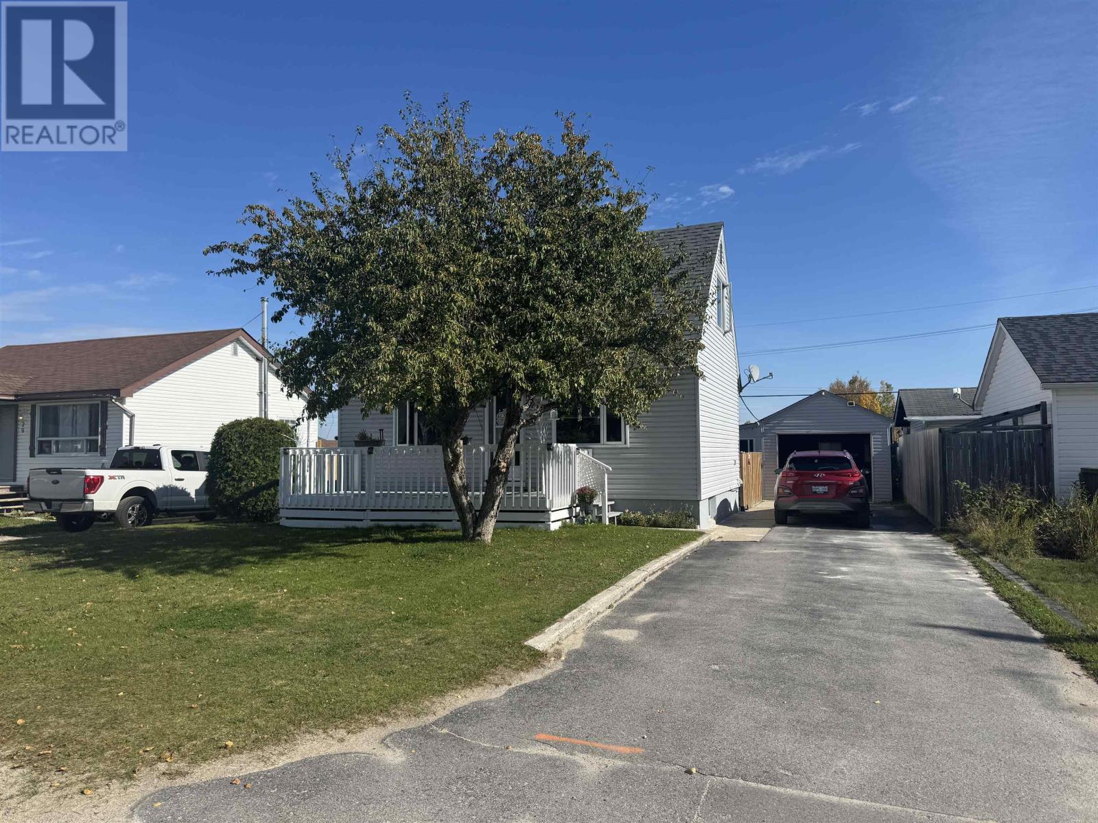 27 Adjala Ave, Manitouwadge, Ontario  P0T 2C0 - Photo 3 - TB253159