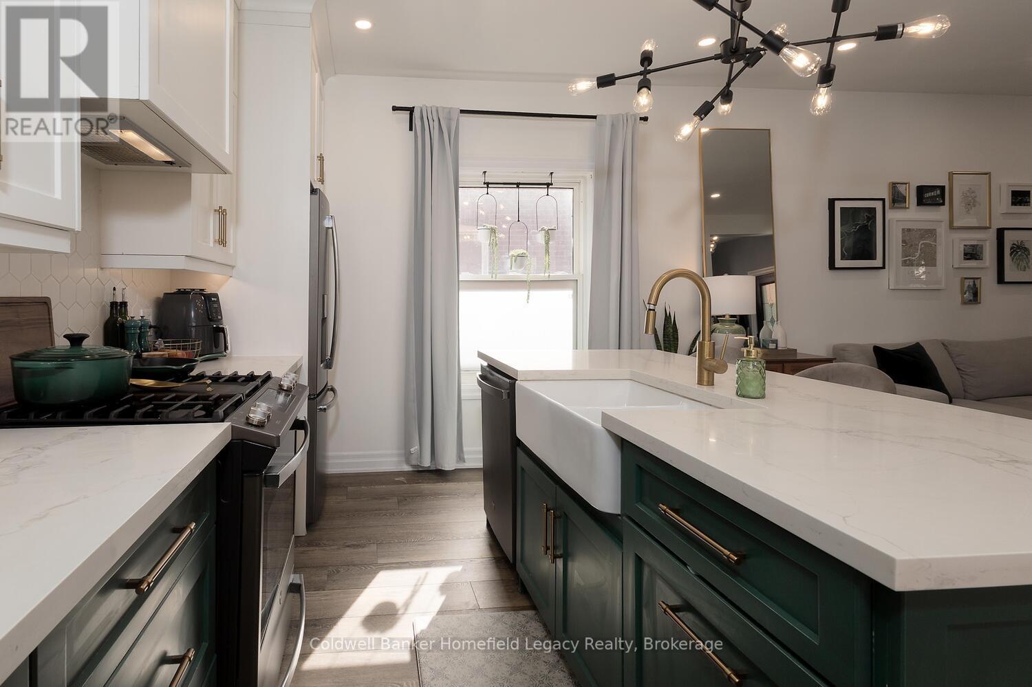 95 Mcnab Street, Stratford, Ontario  N5A 1Z3 - Photo 12 - X12449685