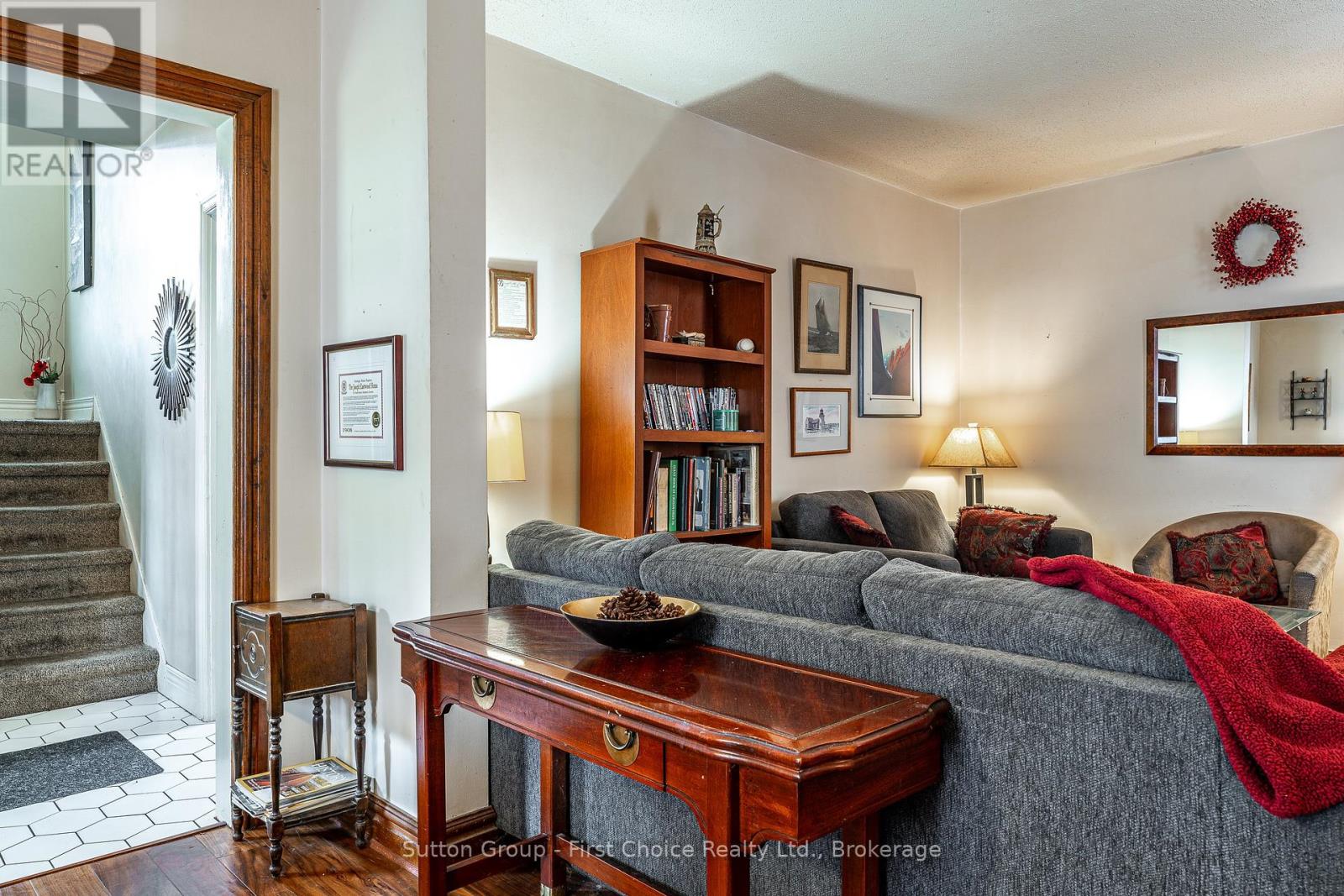 141 Perth Street, Stratford, Ontario  N5A 3Y1 - Photo 12 - X12449719