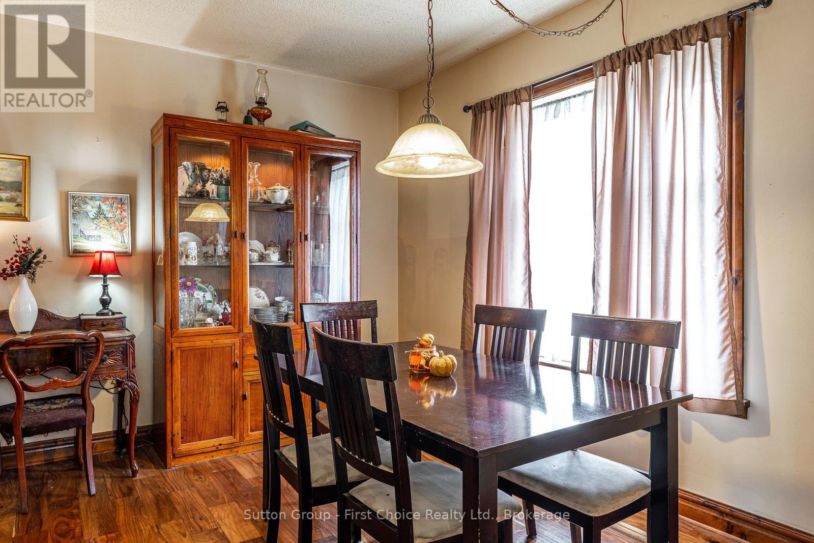 141 Perth Street, Stratford, Ontario  N5A 3Y1 - Photo 9 - X12449719