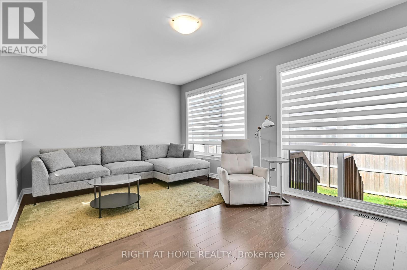 530 Muscari Street, Ottawa, Ontario  K1T 0S3 - Photo 13 - X12449668