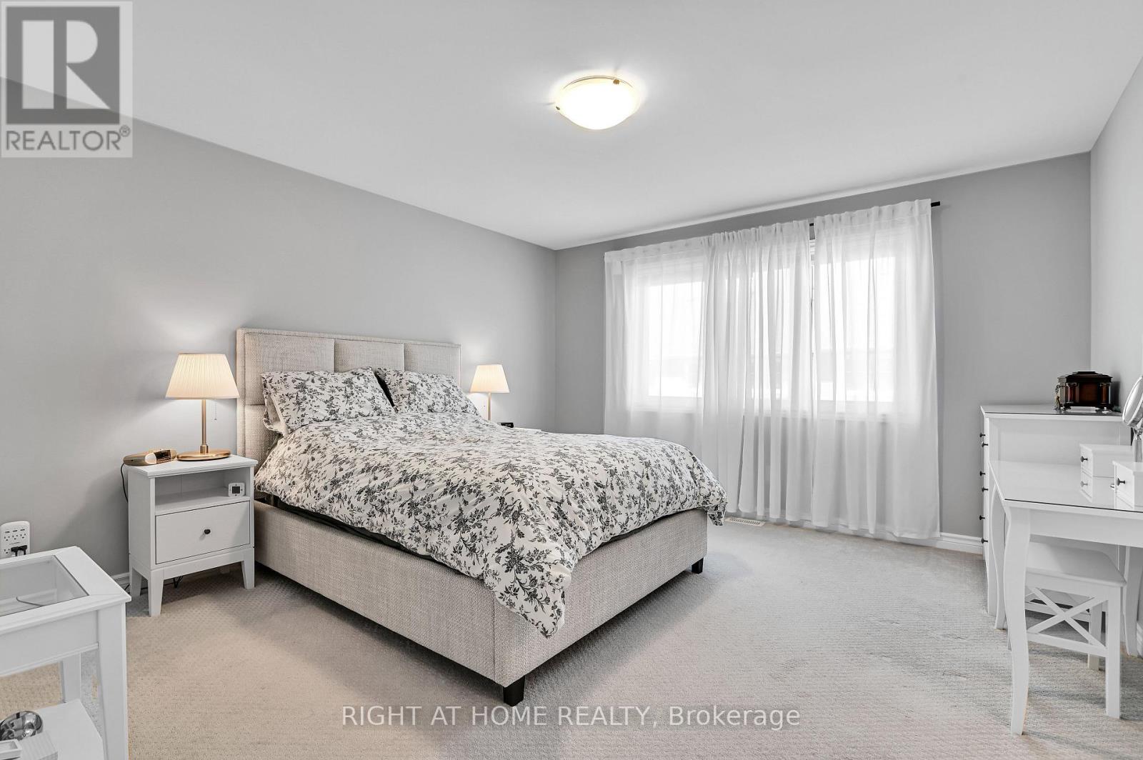 530 Muscari Street, Ottawa, Ontario  K1T 0S3 - Photo 17 - X12449668