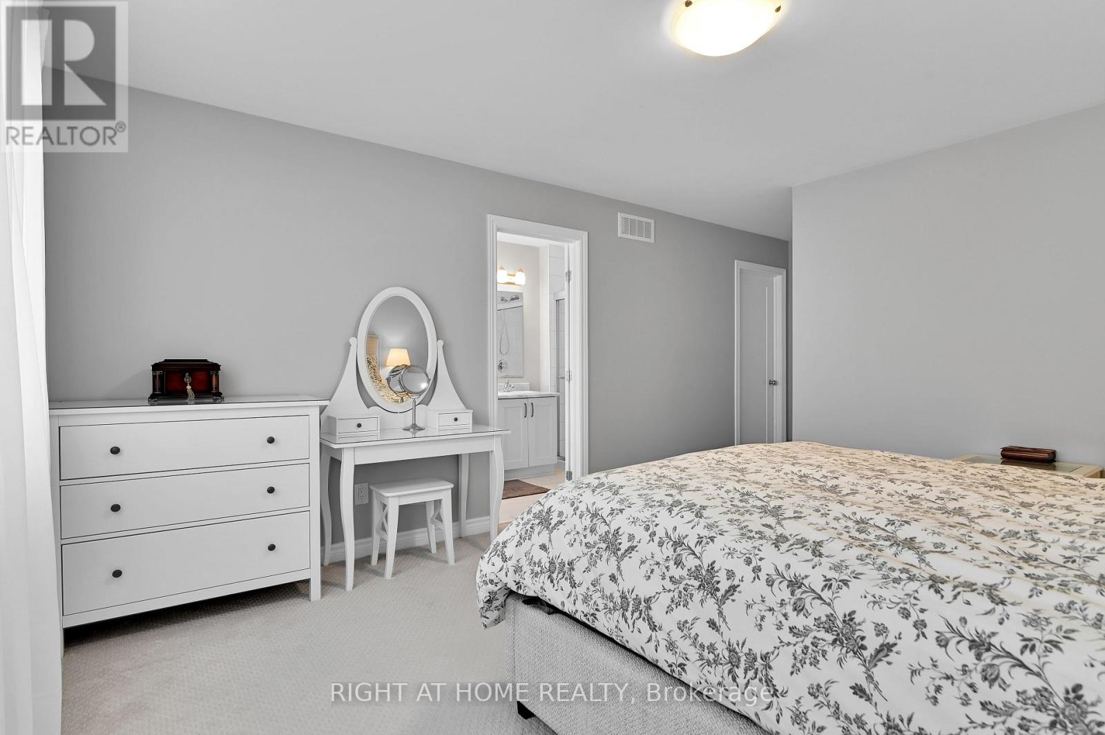530 Muscari Street, Ottawa, Ontario  K1T 0S3 - Photo 18 - X12449668