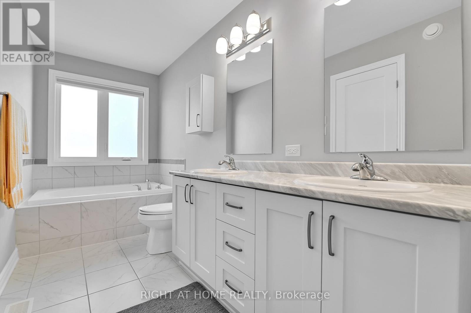 530 Muscari Street, Ottawa, Ontario  K1T 0S3 - Photo 19 - X12449668