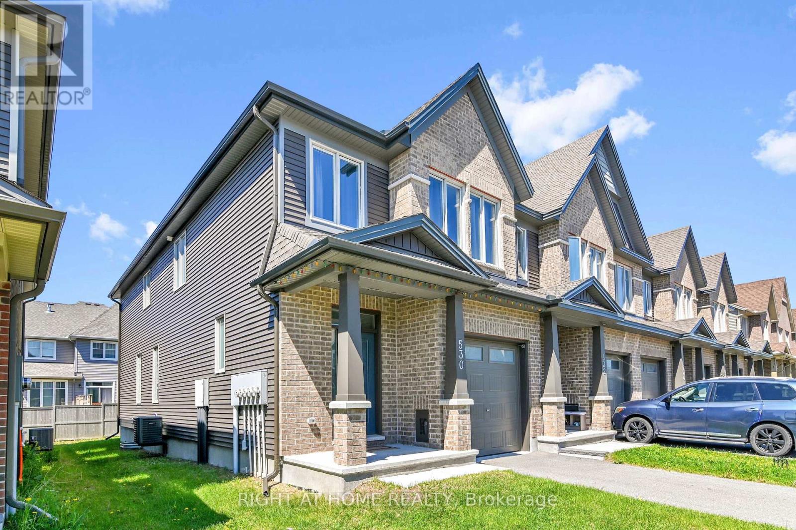 530 Muscari Street, Ottawa, Ontario  K1T 0S3 - Photo 2 - X12449668