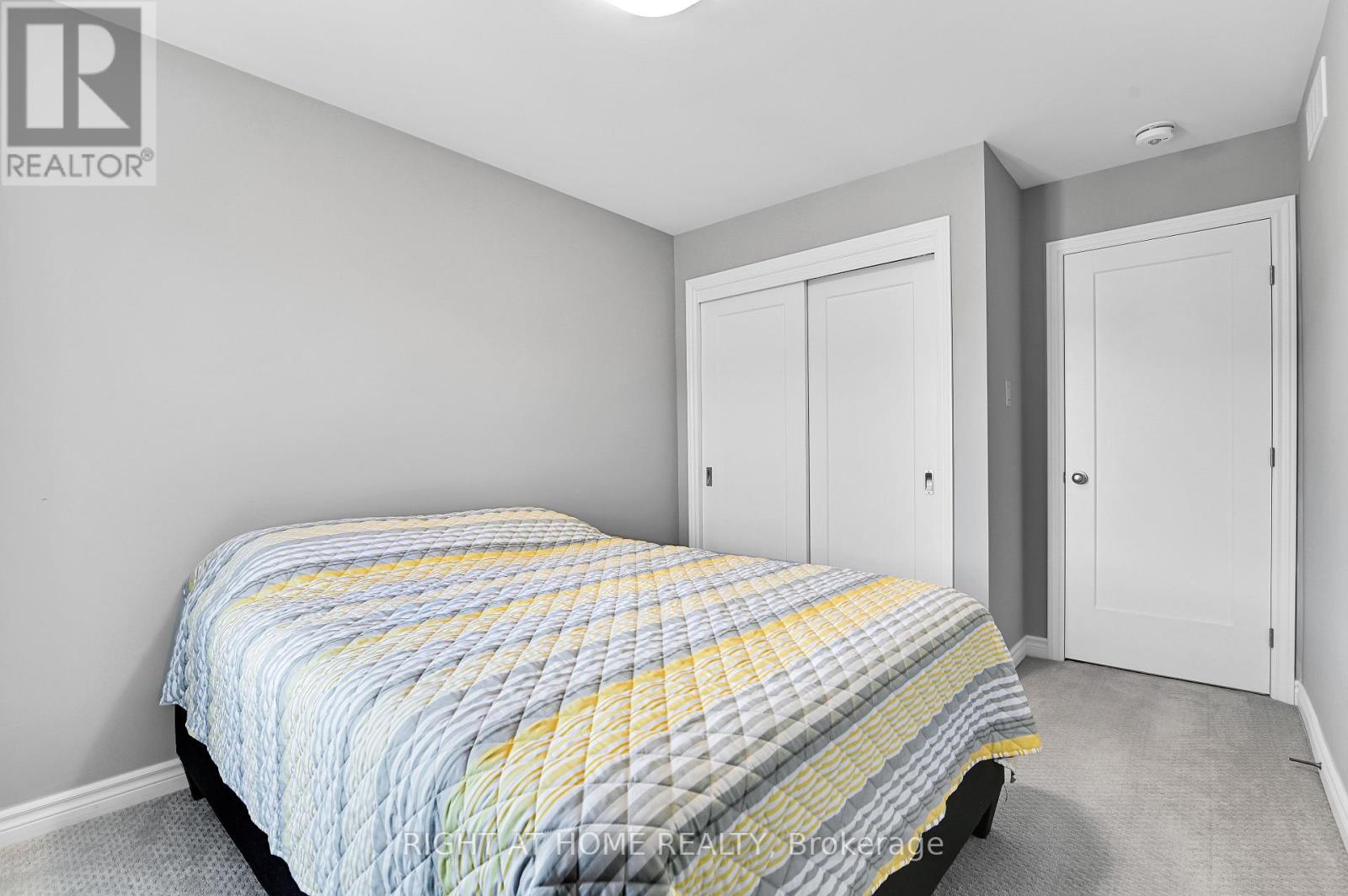 530 Muscari Street, Ottawa, Ontario  K1T 0S3 - Photo 25 - X12449668