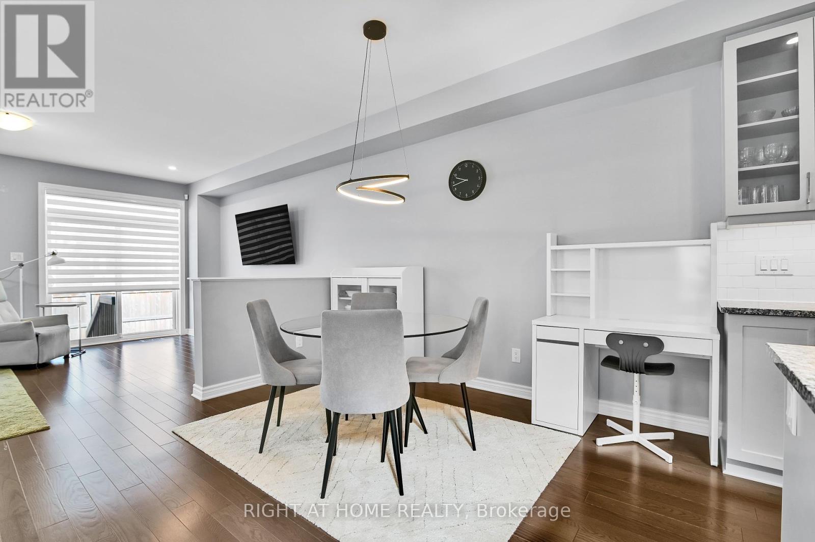 530 Muscari Street, Ottawa, Ontario  K1T 0S3 - Photo 9 - X12449668