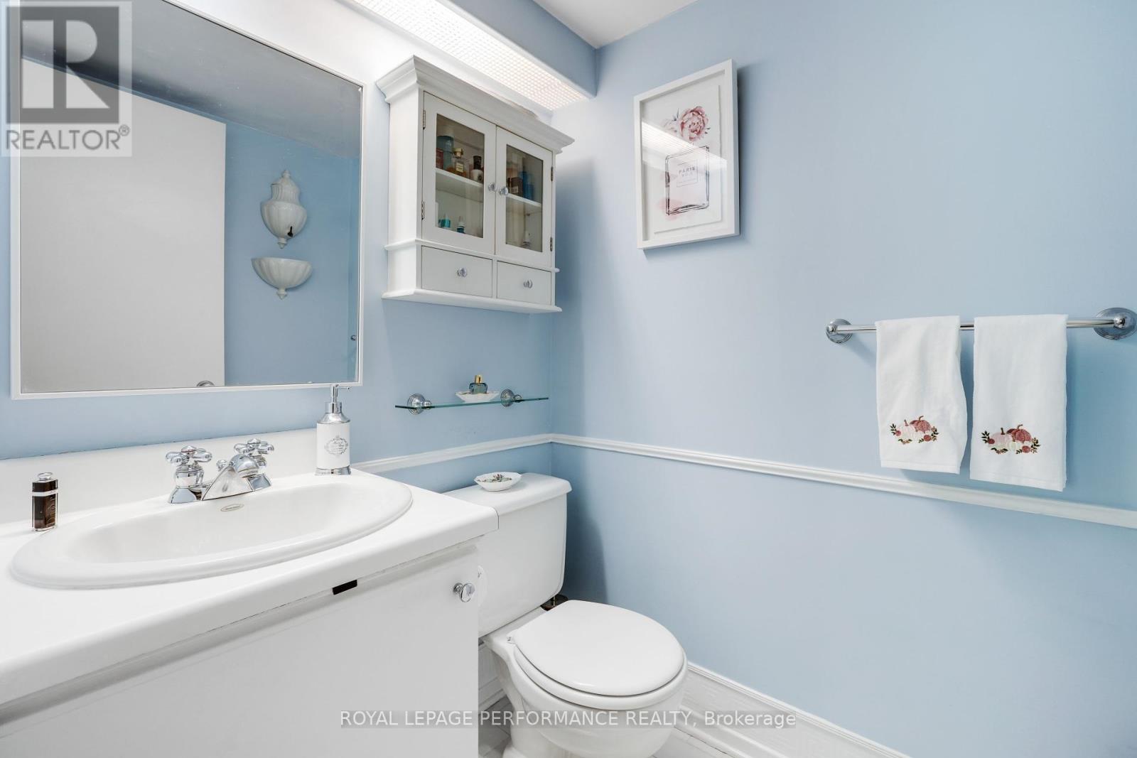402 - 1589 St Bernard Street, Ottawa, Ontario  K1T 3H8 - Photo 14 - X12449682