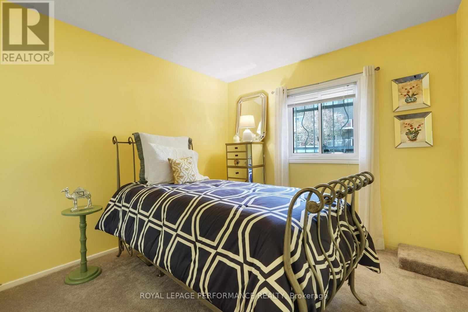 402 - 1589 St Bernard Street, Ottawa, Ontario  K1T 3H8 - Photo 25 - X12449682