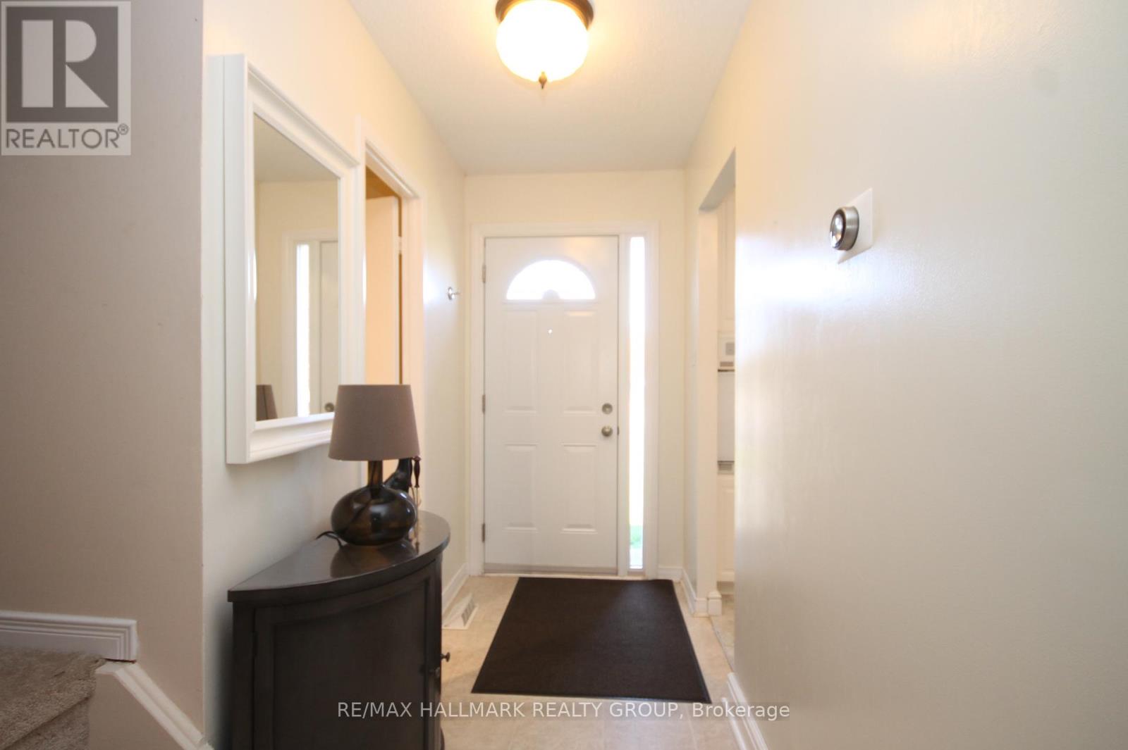49 Bellman Drive, Ottawa, Ontario  K2H 8S4 - Photo 13 - X12449711