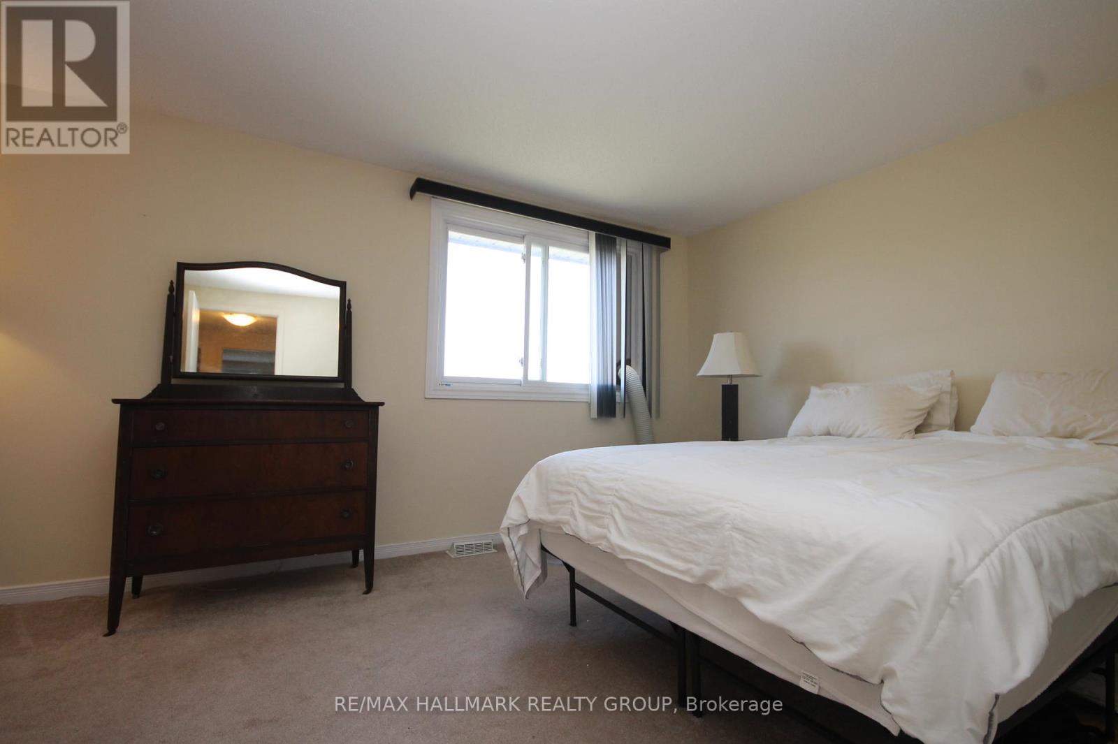 49 Bellman Drive, Ottawa, Ontario  K2H 8S4 - Photo 16 - X12449711