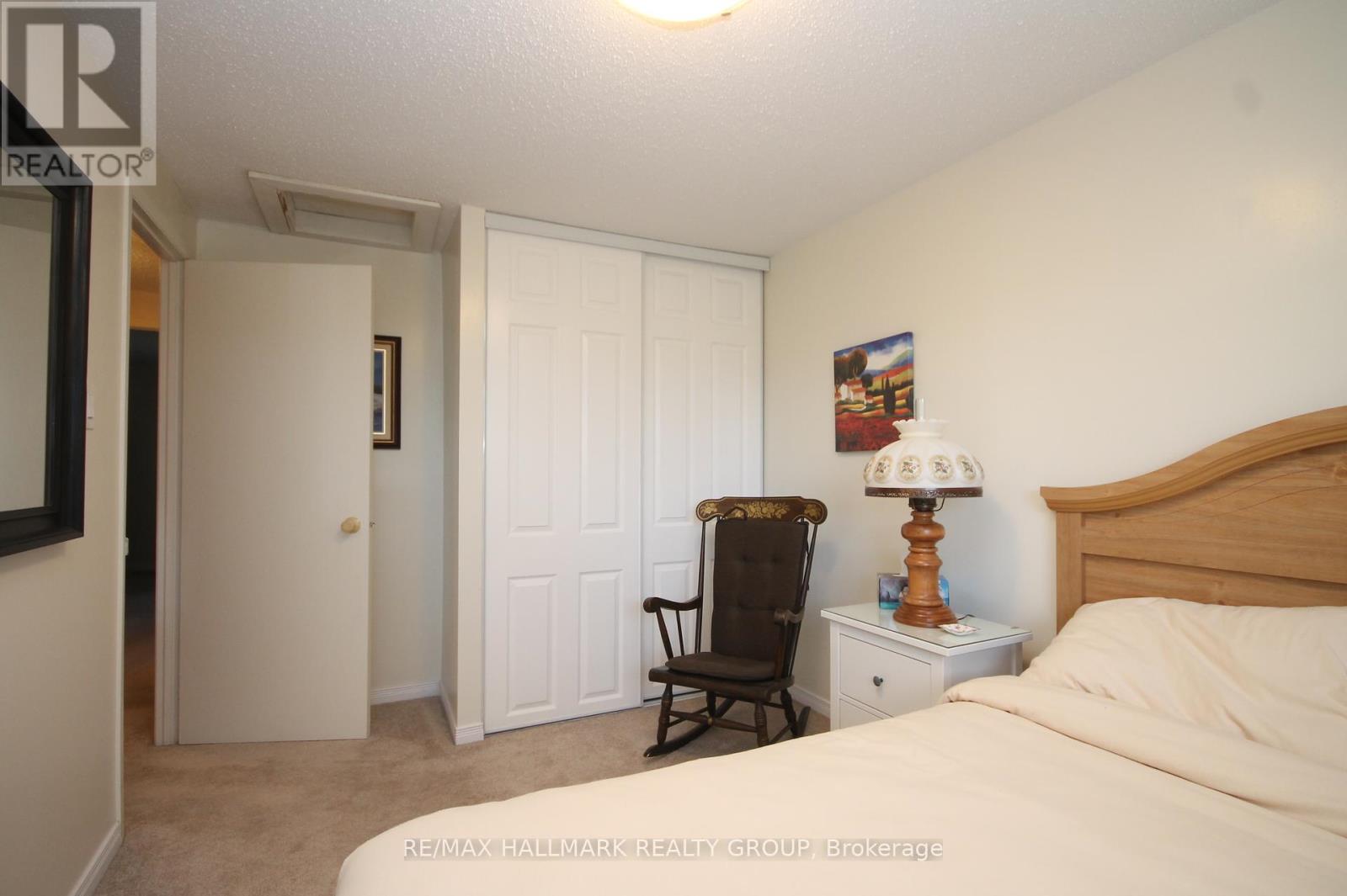49 Bellman Drive, Ottawa, Ontario  K2H 8S4 - Photo 17 - X12449711