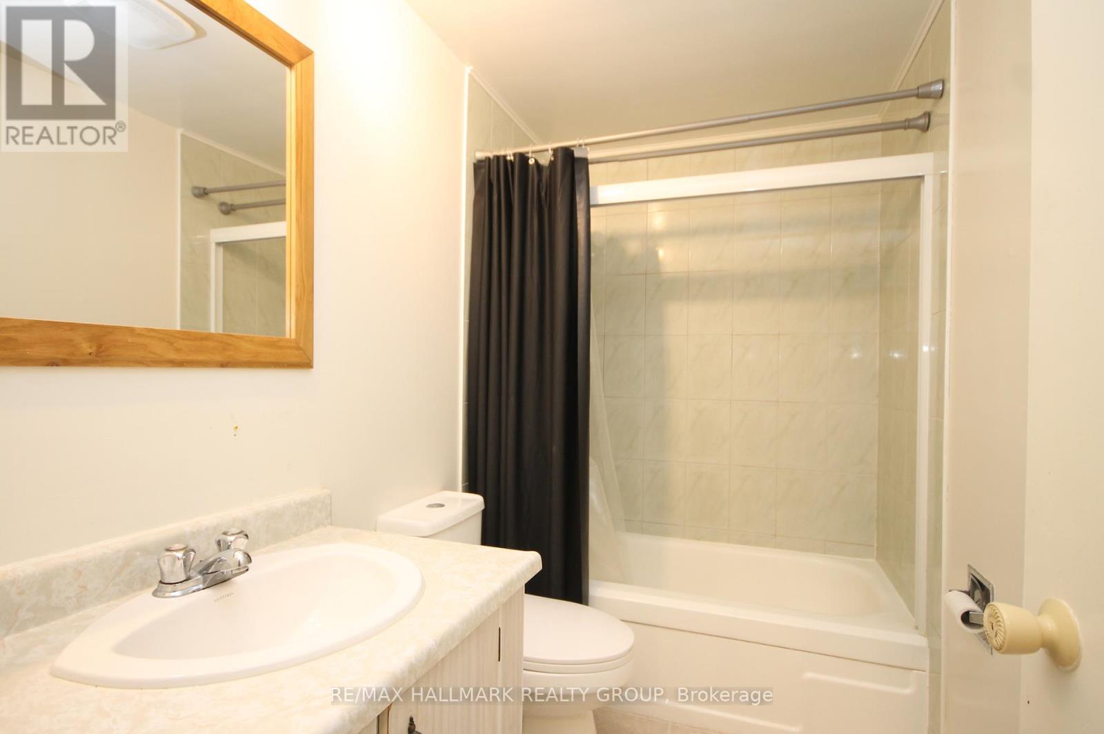 49 Bellman Drive, Ottawa, Ontario  K2H 8S4 - Photo 20 - X12449711