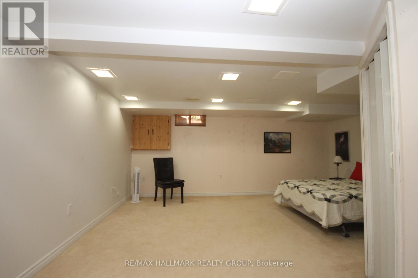 49 Bellman Drive, Ottawa, Ontario  K2H 8S4 - Photo 22 - X12449711