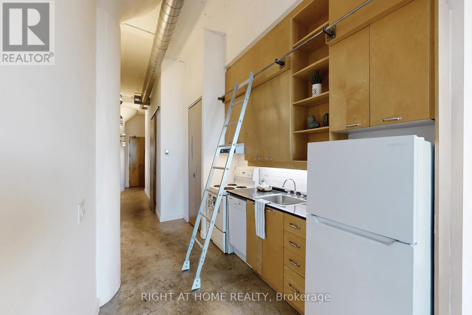 1046 - 155 Dalhousie Street, Toronto (Church-Yonge Corridor), Ontario  M5B 2P7 - Photo 11 - C12449537