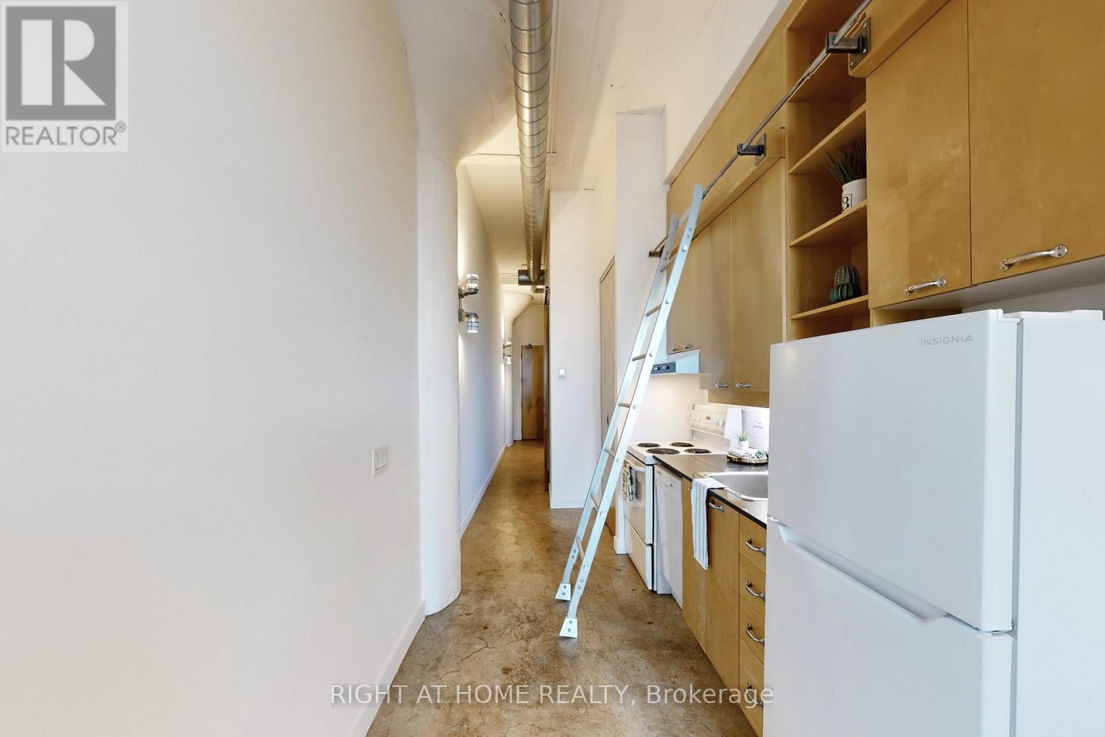 1046 - 155 Dalhousie Street, Toronto (Church-Yonge Corridor), Ontario  M5B 2P7 - Photo 12 - C12449537
