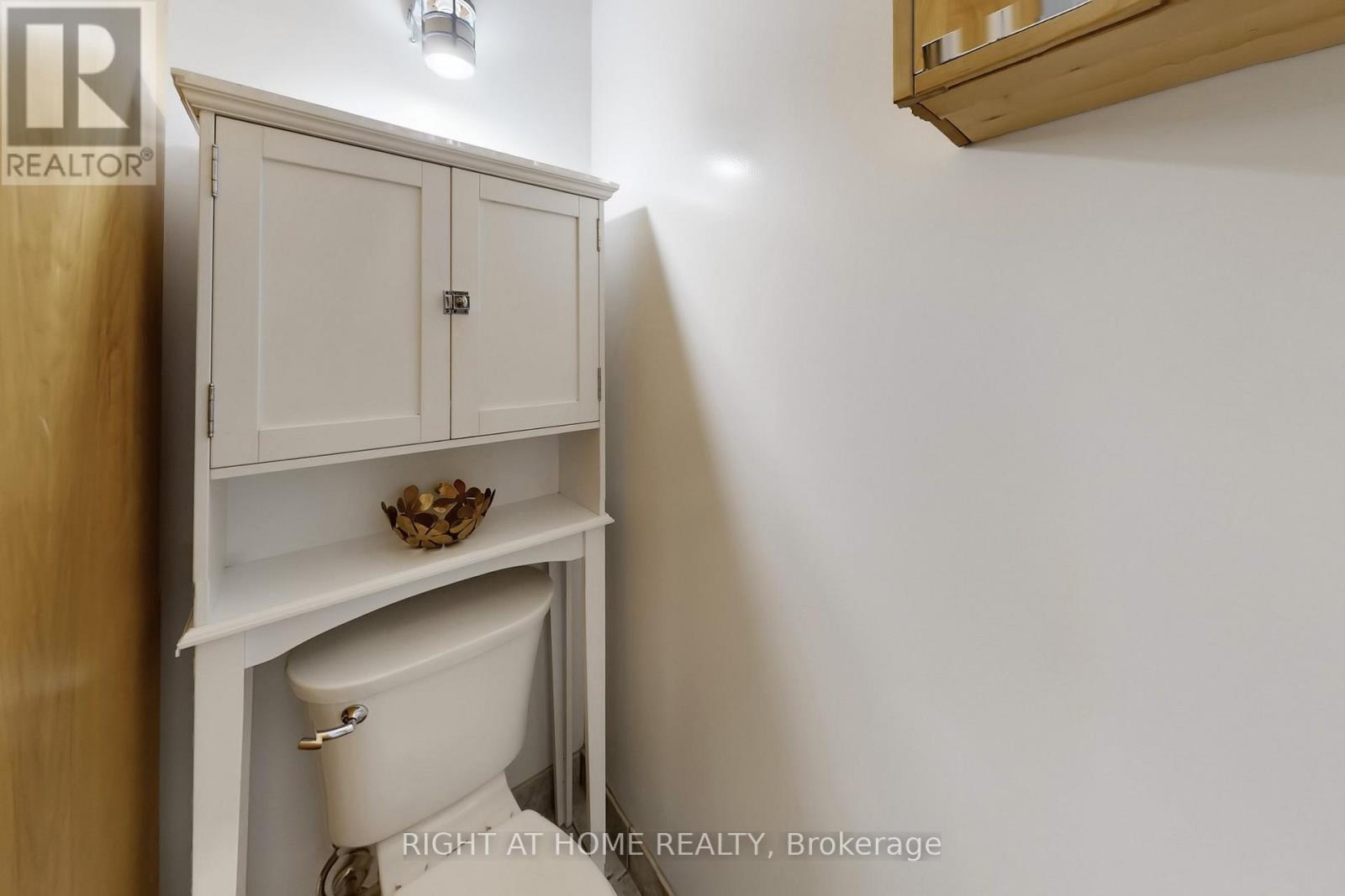 1046 - 155 Dalhousie Street, Toronto (Church-Yonge Corridor), Ontario  M5B 2P7 - Photo 18 - C12449537