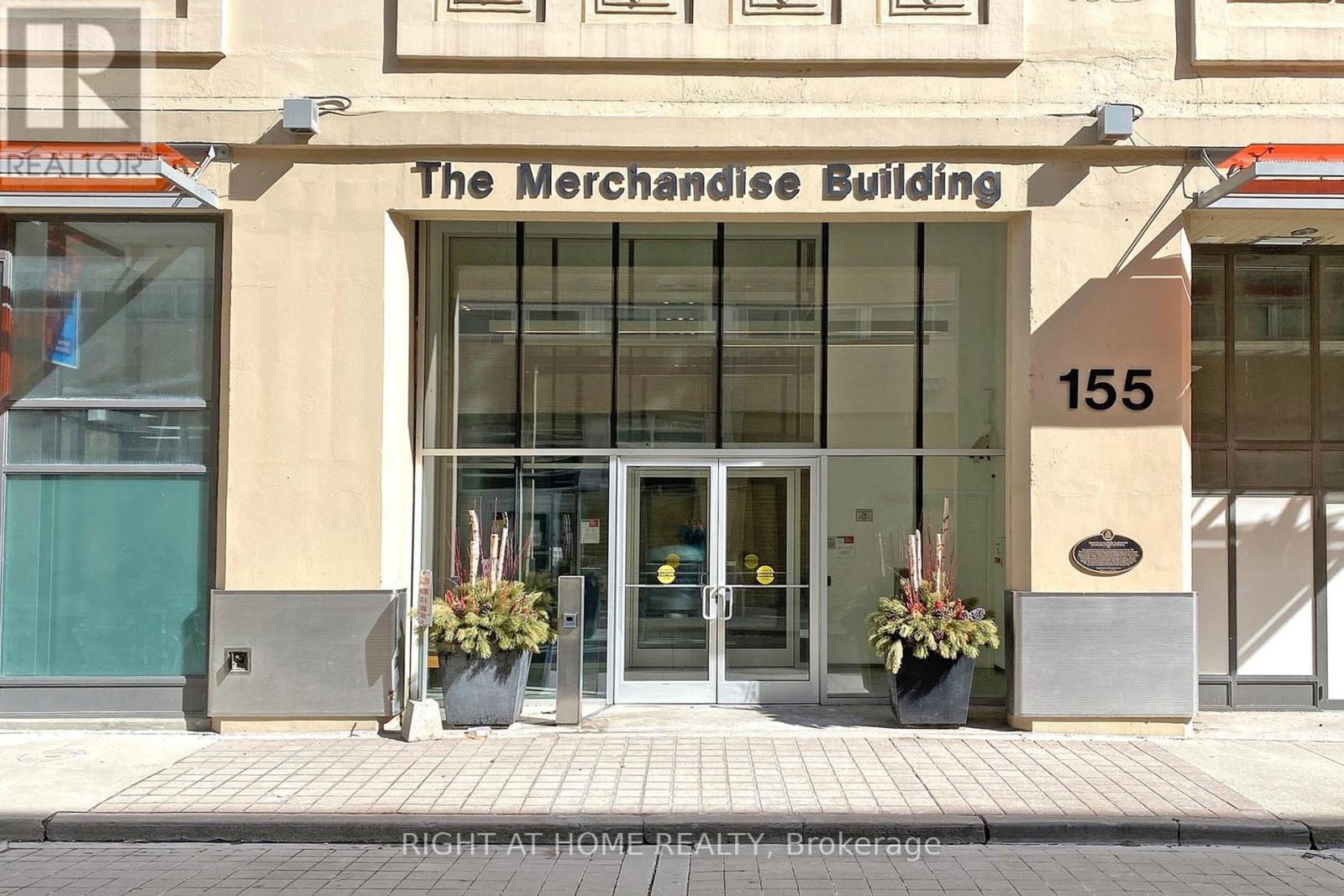 1046 - 155 Dalhousie Street, Toronto (Church-Yonge Corridor), Ontario  M5B 2P7 - Photo 2 - C12449537