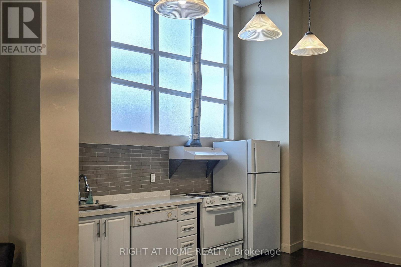 1046 - 155 Dalhousie Street, Toronto (Church-Yonge Corridor), Ontario  M5B 2P7 - Photo 23 - C12449537