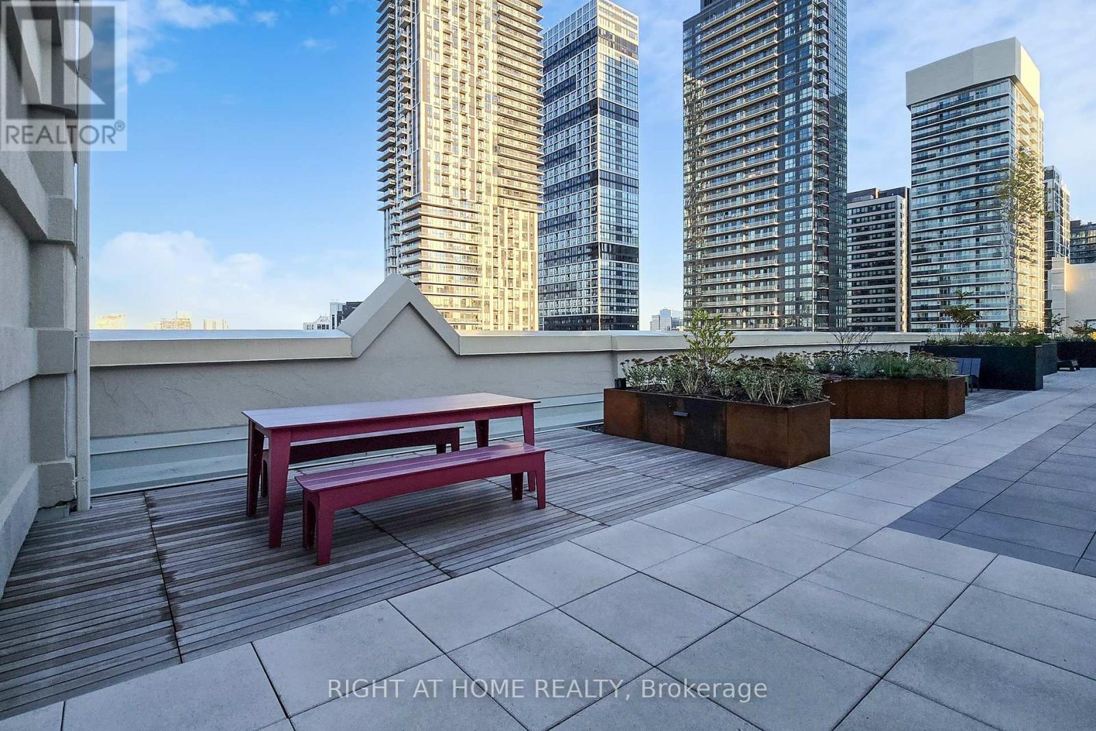1046 - 155 Dalhousie Street, Toronto (Church-Yonge Corridor), Ontario  M5B 2P7 - Photo 32 - C12449537