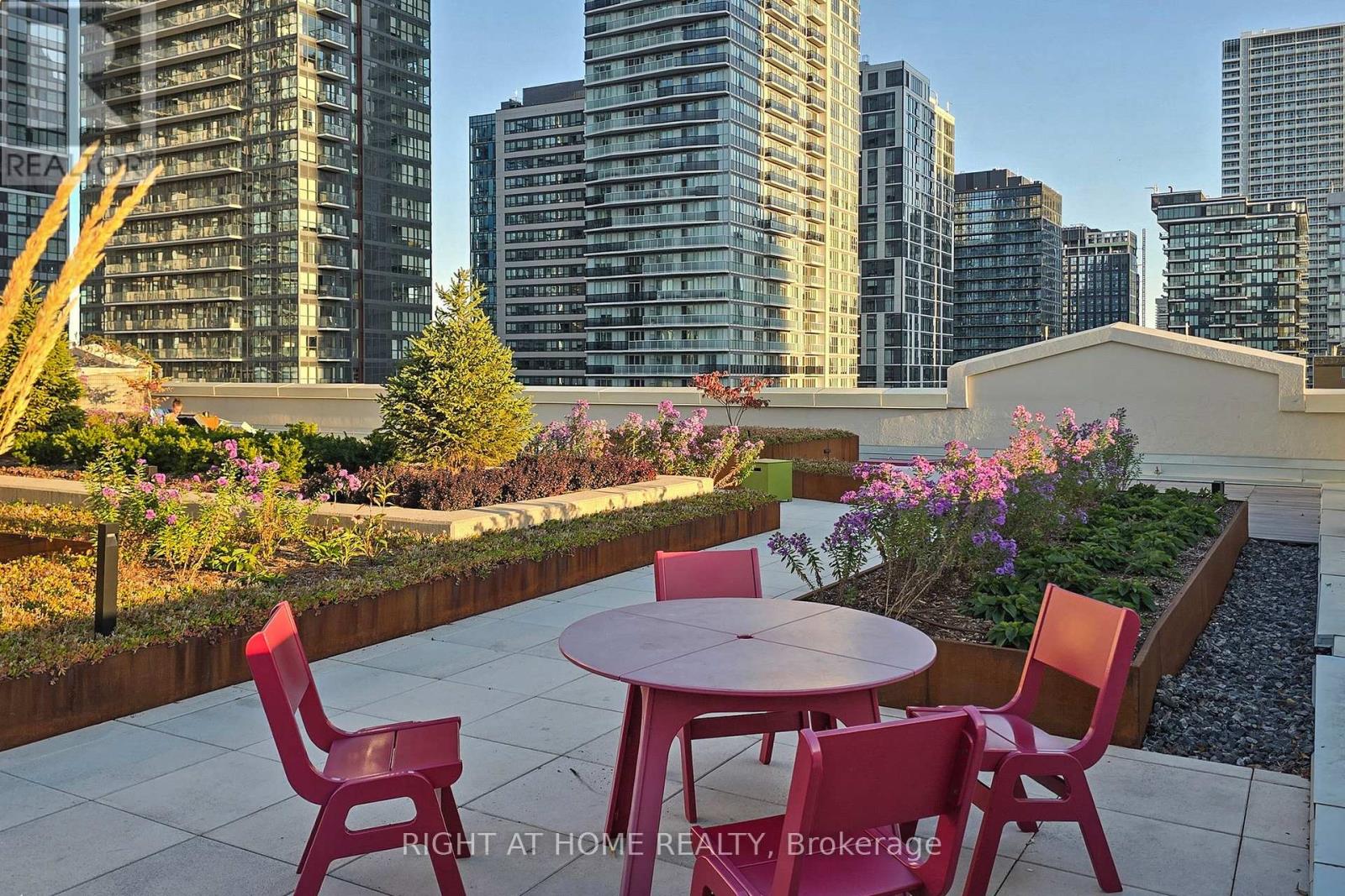 1046 - 155 Dalhousie Street, Toronto (Church-Yonge Corridor), Ontario  M5B 2P7 - Photo 38 - C12449537