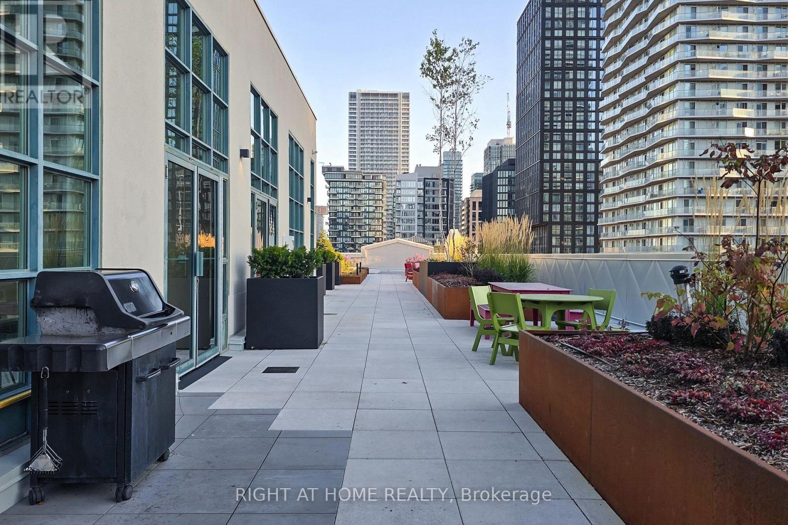 1046 - 155 Dalhousie Street, Toronto (Church-Yonge Corridor), Ontario  M5B 2P7 - Photo 42 - C12449537
