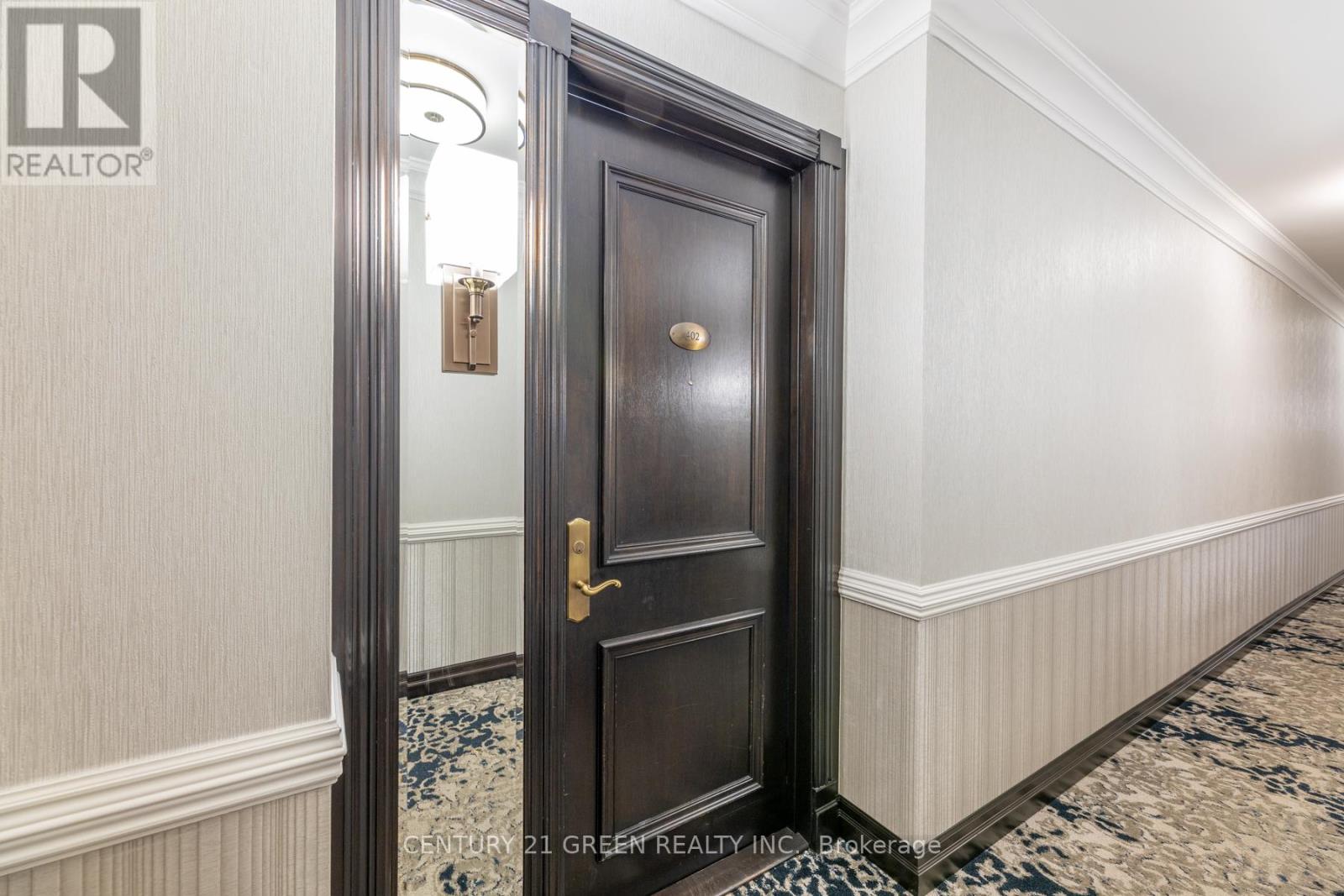402 - 10 Old York Mills Road, Toronto (Bridle Path-Sunnybrook-York Mills), Ontario  M2P 2G9 - Photo 13 - C12449540