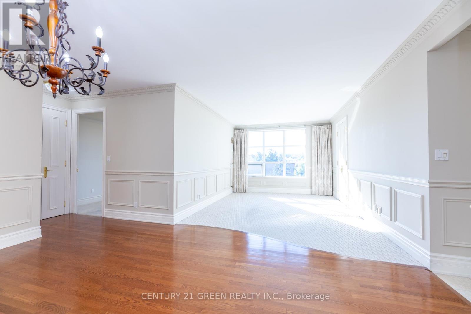 402 - 10 Old York Mills Road, Toronto (Bridle Path-Sunnybrook-York Mills), Ontario  M2P 2G9 - Photo 30 - C12449540