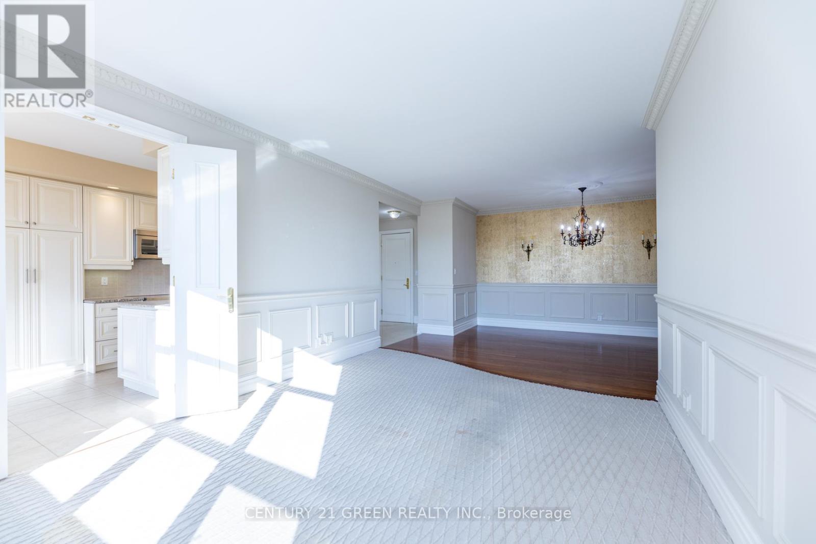402 - 10 Old York Mills Road, Toronto (Bridle Path-Sunnybrook-York Mills), Ontario  M2P 2G9 - Photo 32 - C12449540