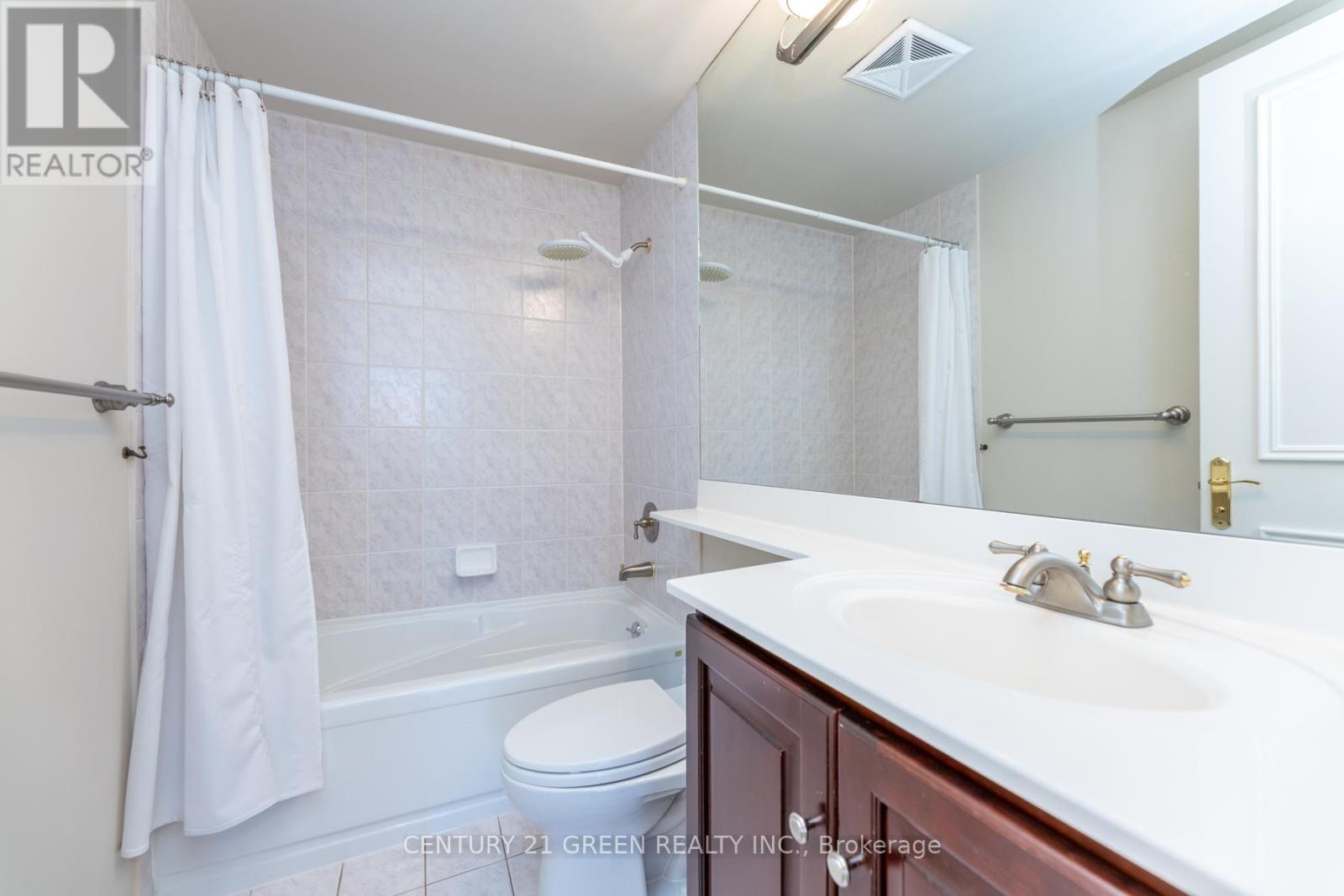 402 - 10 Old York Mills Road, Toronto (Bridle Path-Sunnybrook-York Mills), Ontario  M2P 2G9 - Photo 38 - C12449540