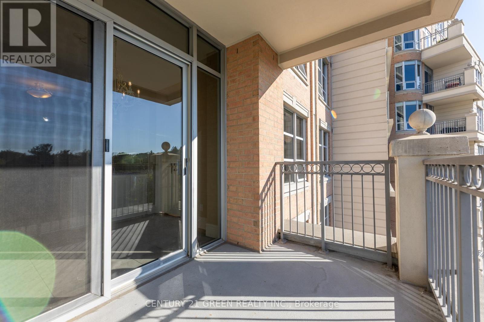 402 - 10 Old York Mills Road, Toronto (Bridle Path-Sunnybrook-York Mills), Ontario  M2P 2G9 - Photo 47 - C12449540