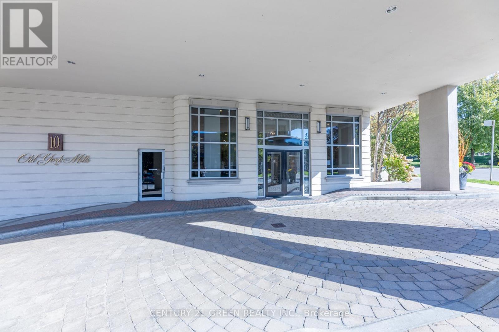 402 - 10 Old York Mills Road, Toronto (Bridle Path-Sunnybrook-York Mills), Ontario  M2P 2G9 - Photo 7 - C12449540
