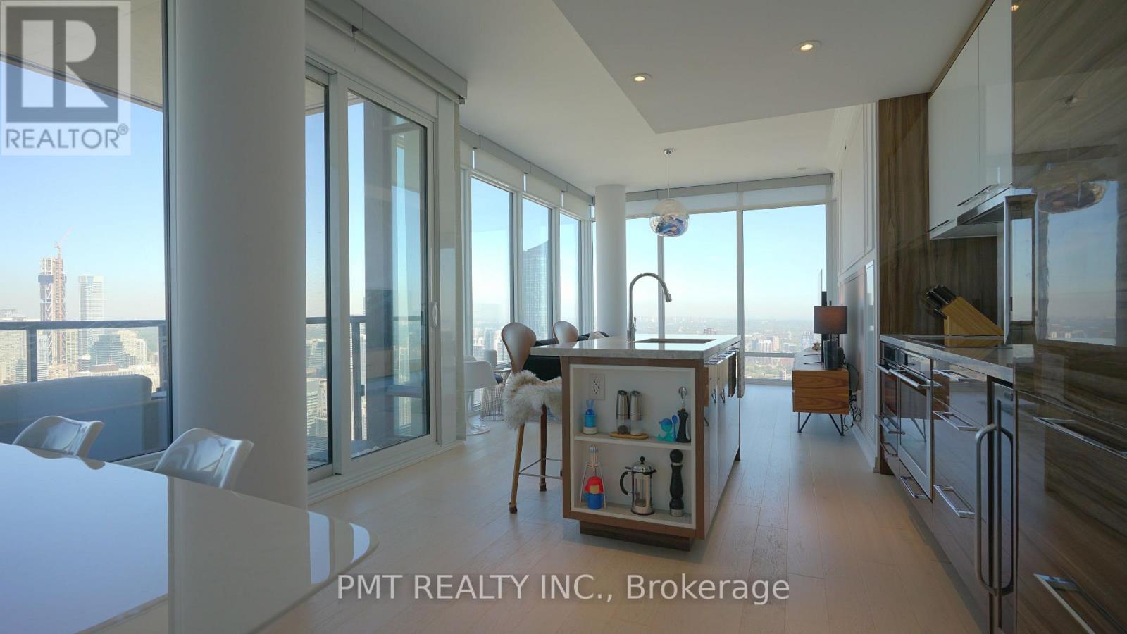 5102 - 488 University Avenue, Toronto, Ontario  M5G 0C1 - Photo 3 - C12449547