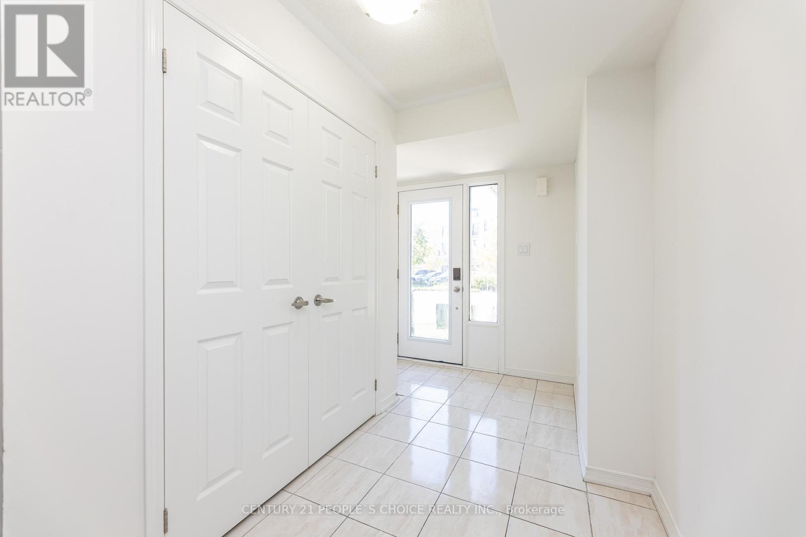 49 WOODSTREAM DRIVE, Toronto, Ontario