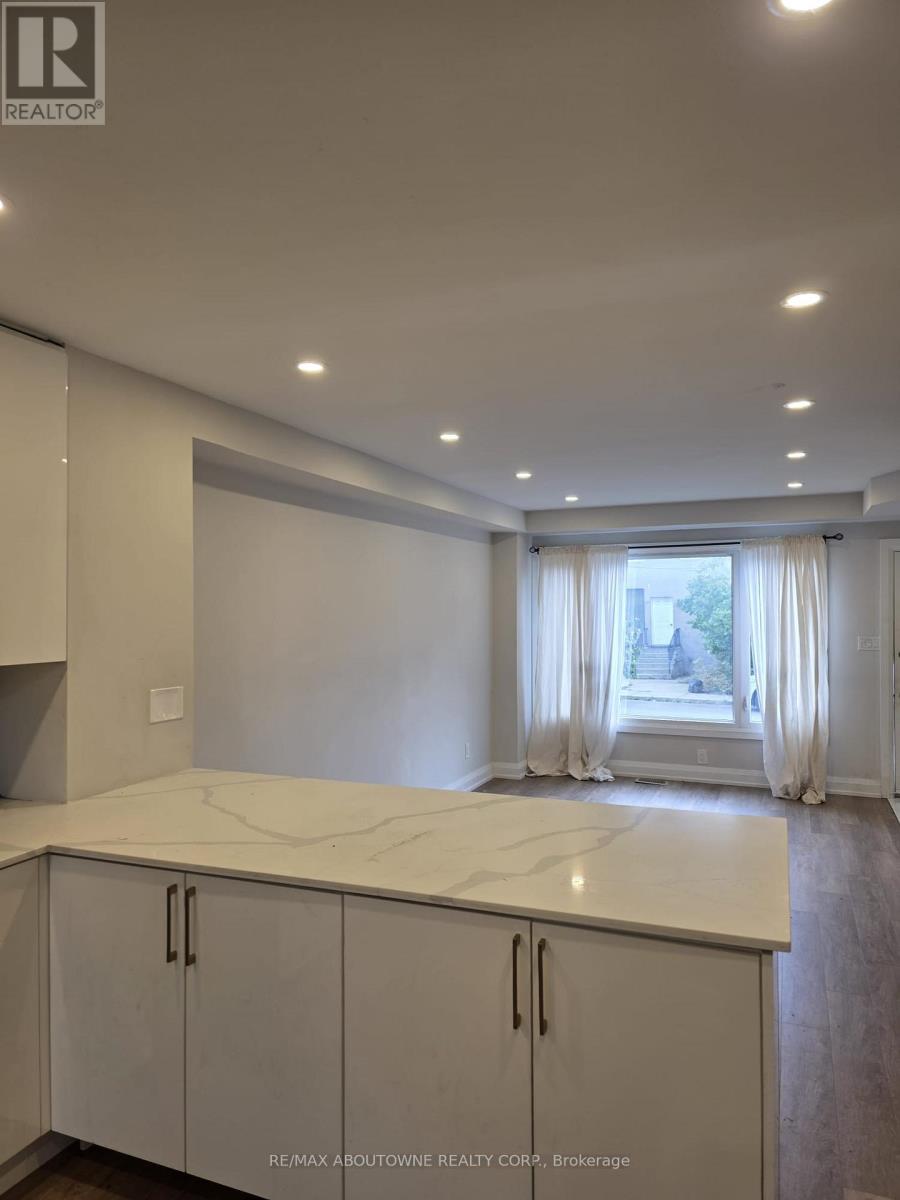 110 Beach Road E, Hamilton, Ontario  L8L 3Z9 - Photo 10 - X12421442