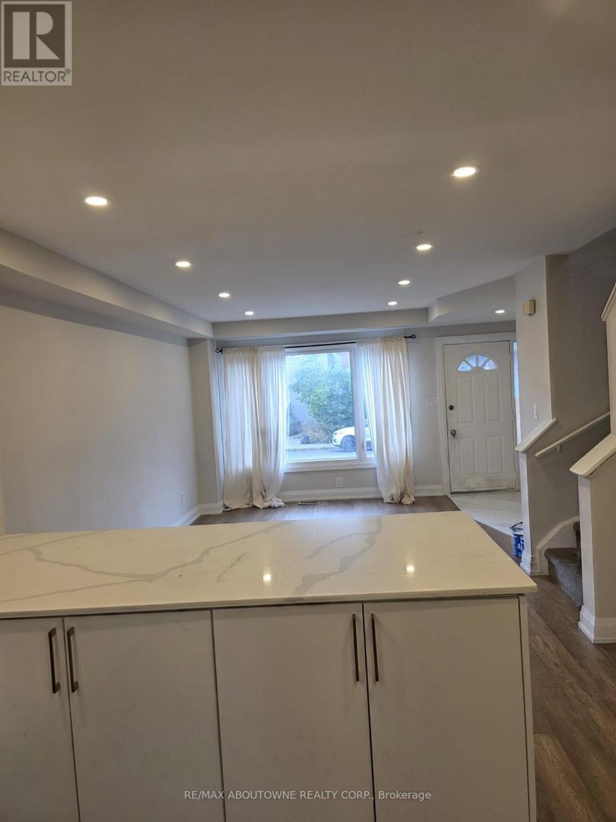 110 Beach Road E, Hamilton, Ontario  L8L 3Z9 - Photo 8 - X12421442