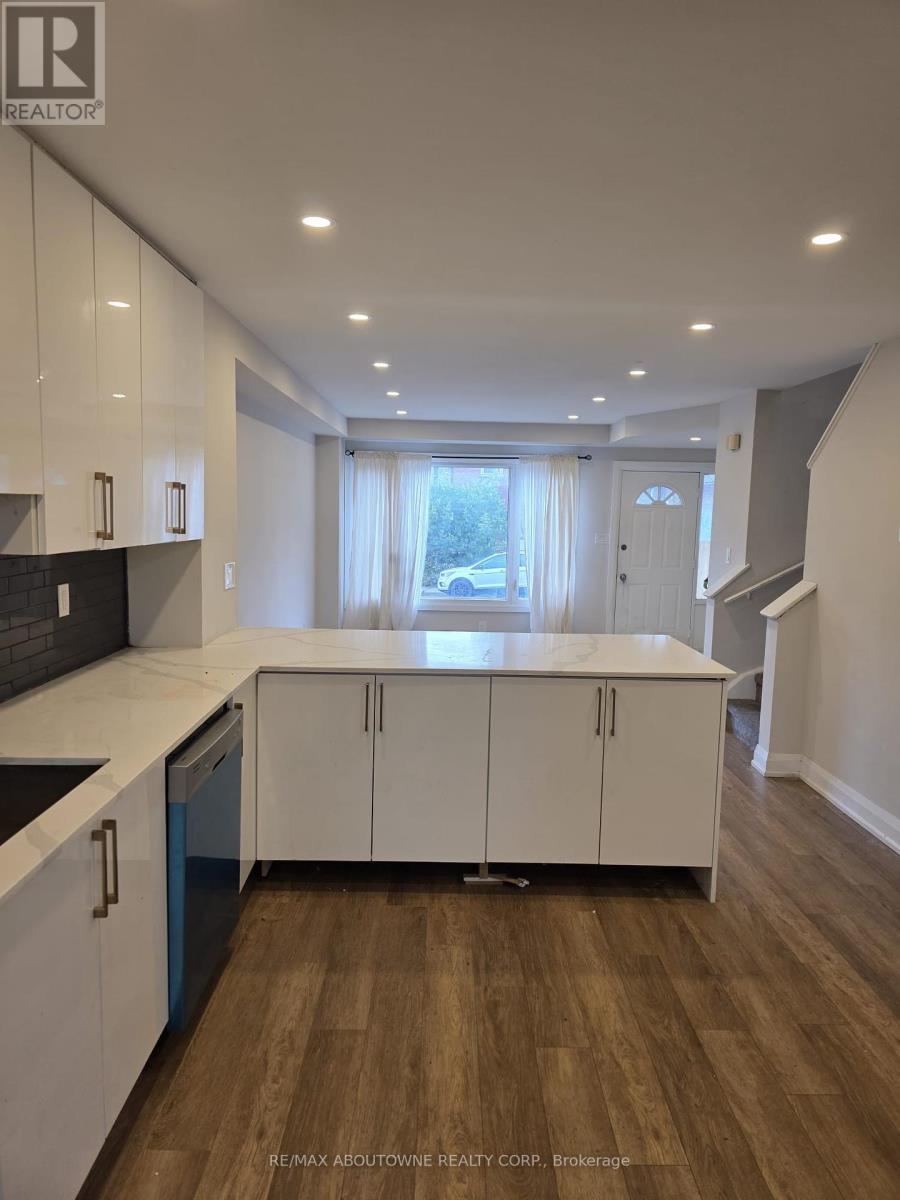110 Beach Road E, Hamilton, Ontario  L8L 3Z9 - Photo 12 - X12421442