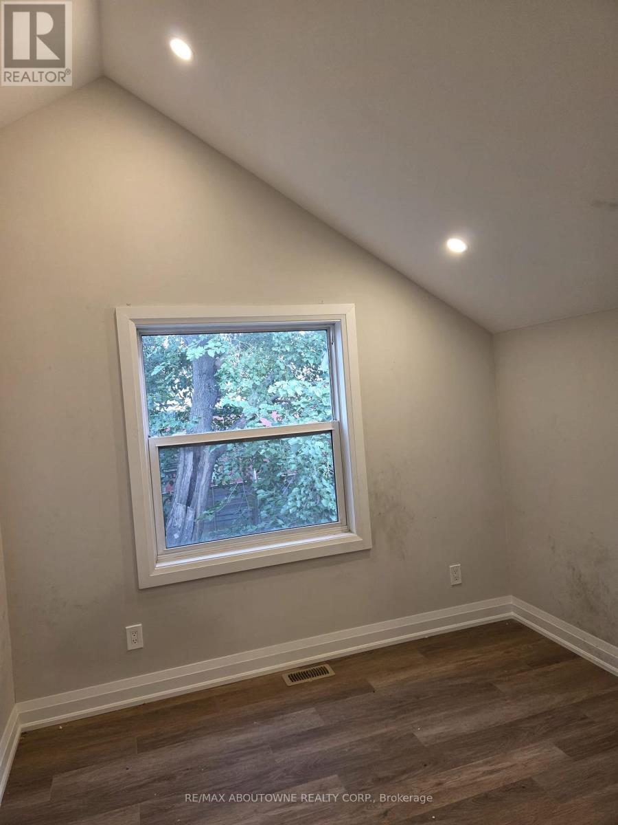 110 Beach Road E, Hamilton, Ontario  L8L 3Z9 - Photo 9 - X12421442